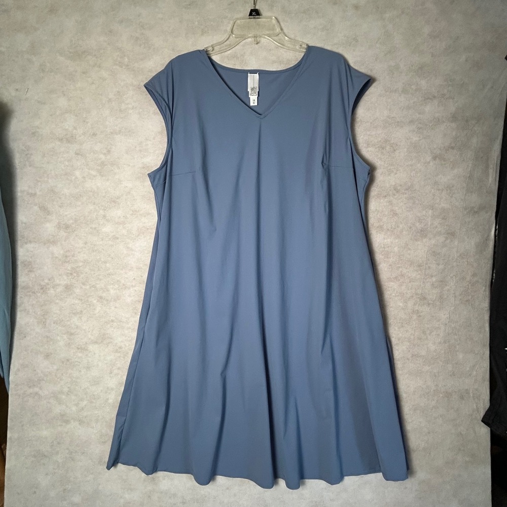 WynneLayers Womens 1X Blue V-Neck Sleeveless Pleated Back Swing Midi Dress